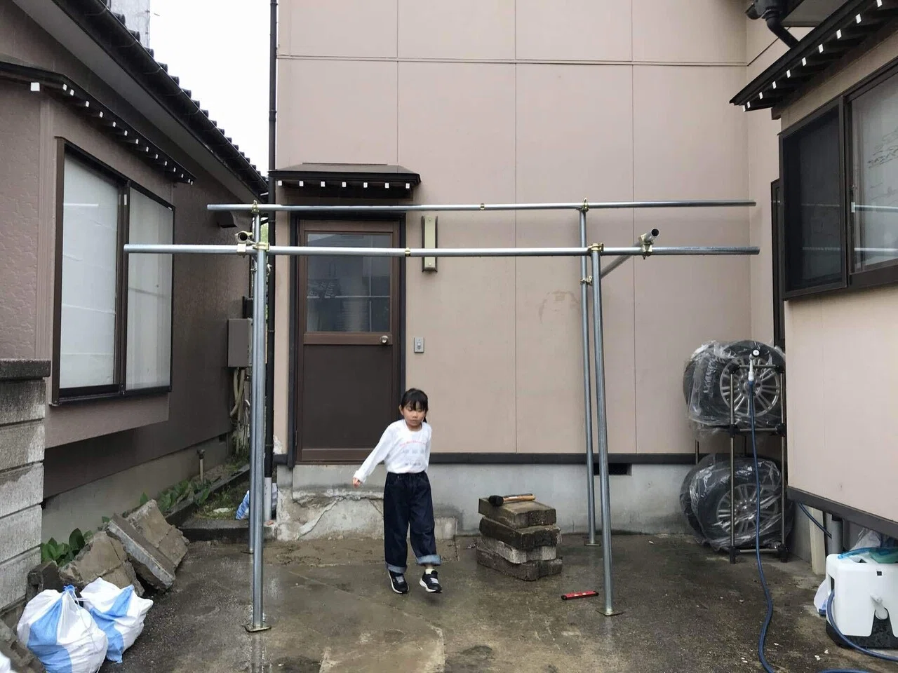 5月6日 駐輪場DIYは単管組み立てへ｜Tomoyasu Tazaki