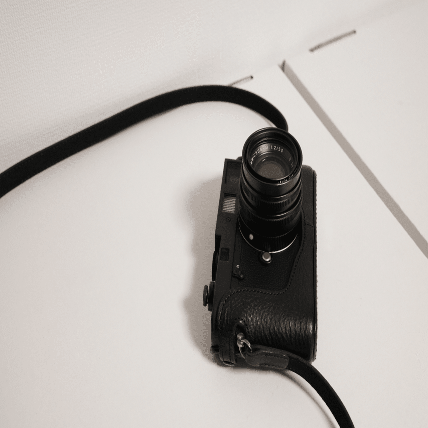 Leica M-A用のボディケースと、灯台下暗しなストラップの話｜F