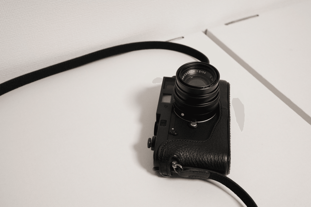 Leica M-A用のボディケースと、灯台下暗しなストラップの話｜F