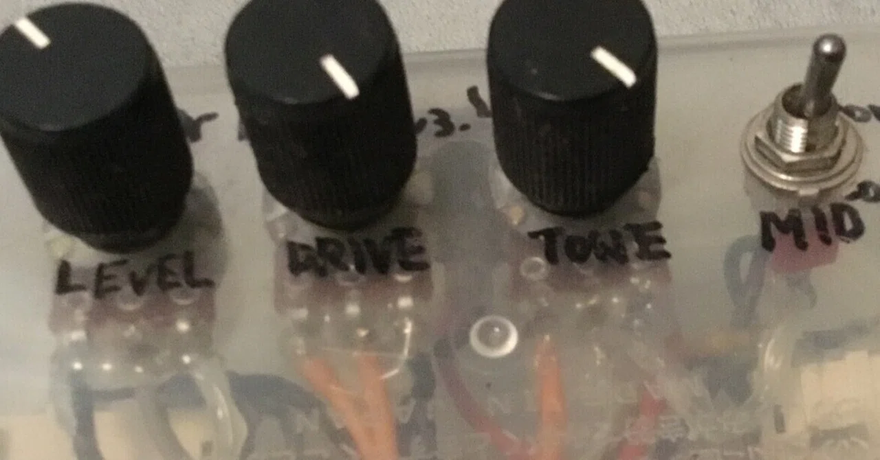エフェクター love amp eleven 11 作ってみました。スタンダードな