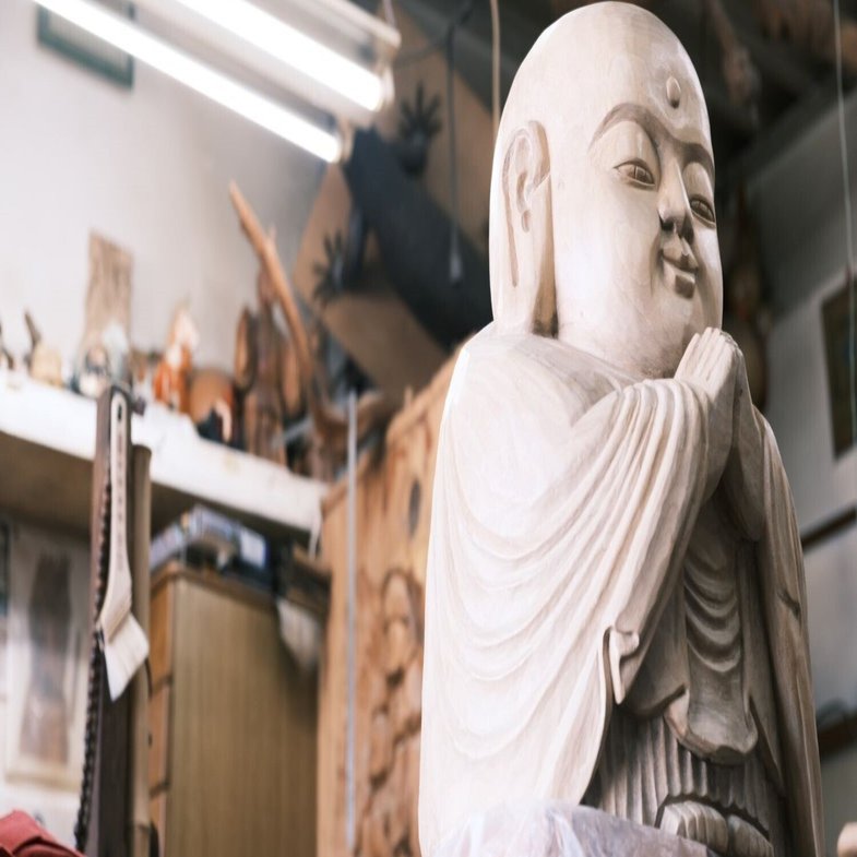 夢中になれる木彫りの世界へ〜「さぬき一刀彫 嵯峨山」｜香川県琴平町