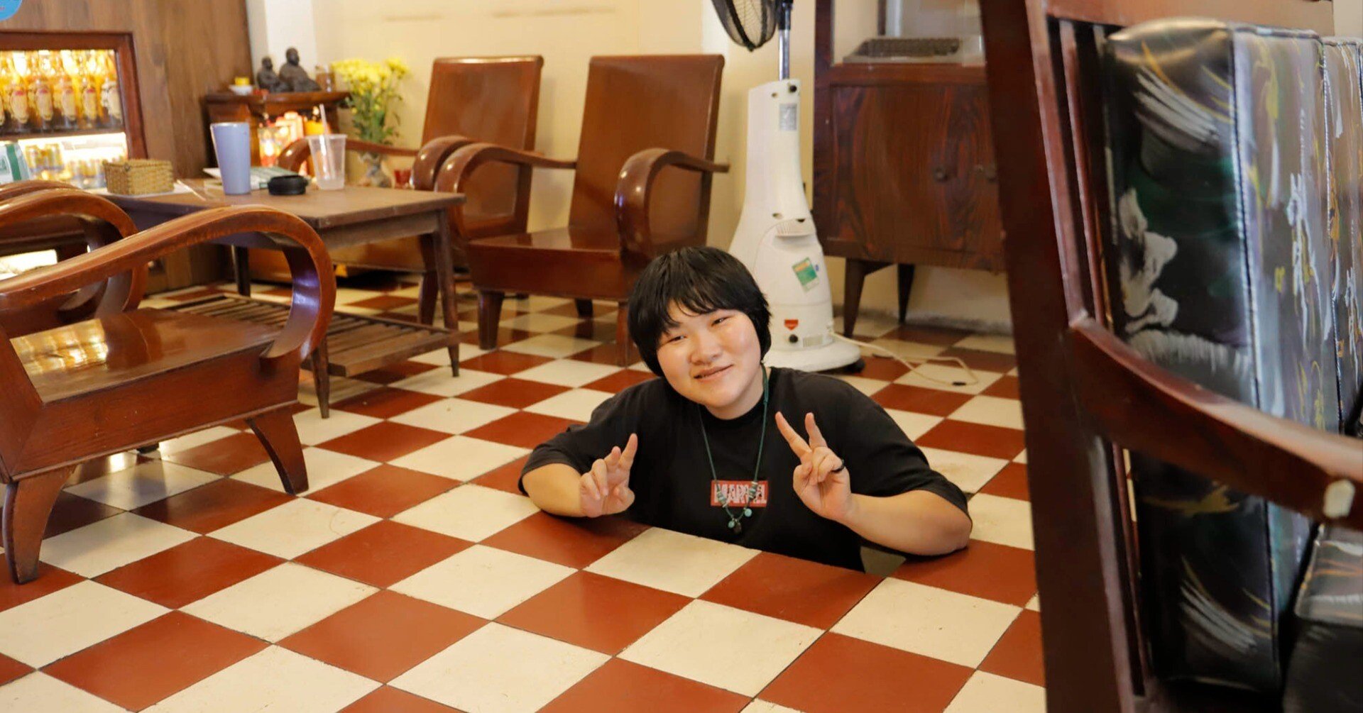 秘密の武器庫を利用したカフェ「Ca Phe Do Phu」 Vo Van Tan店｜勝手に