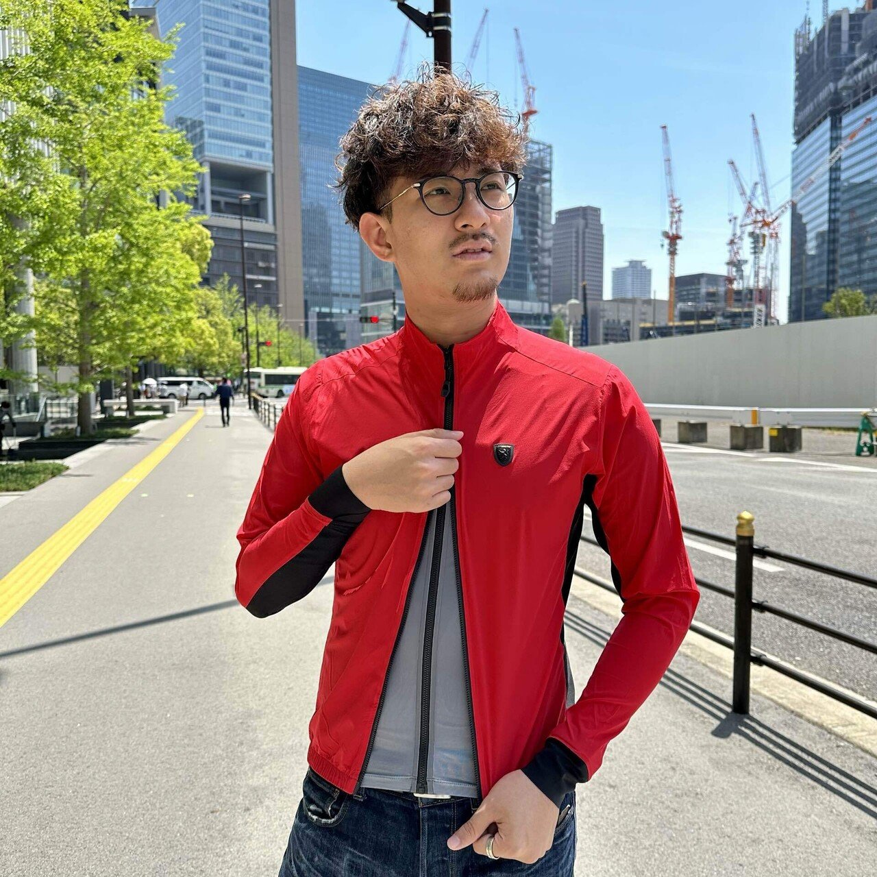 更にストレッチ性が向上 「ストレッチスリムウィンドブレーカー