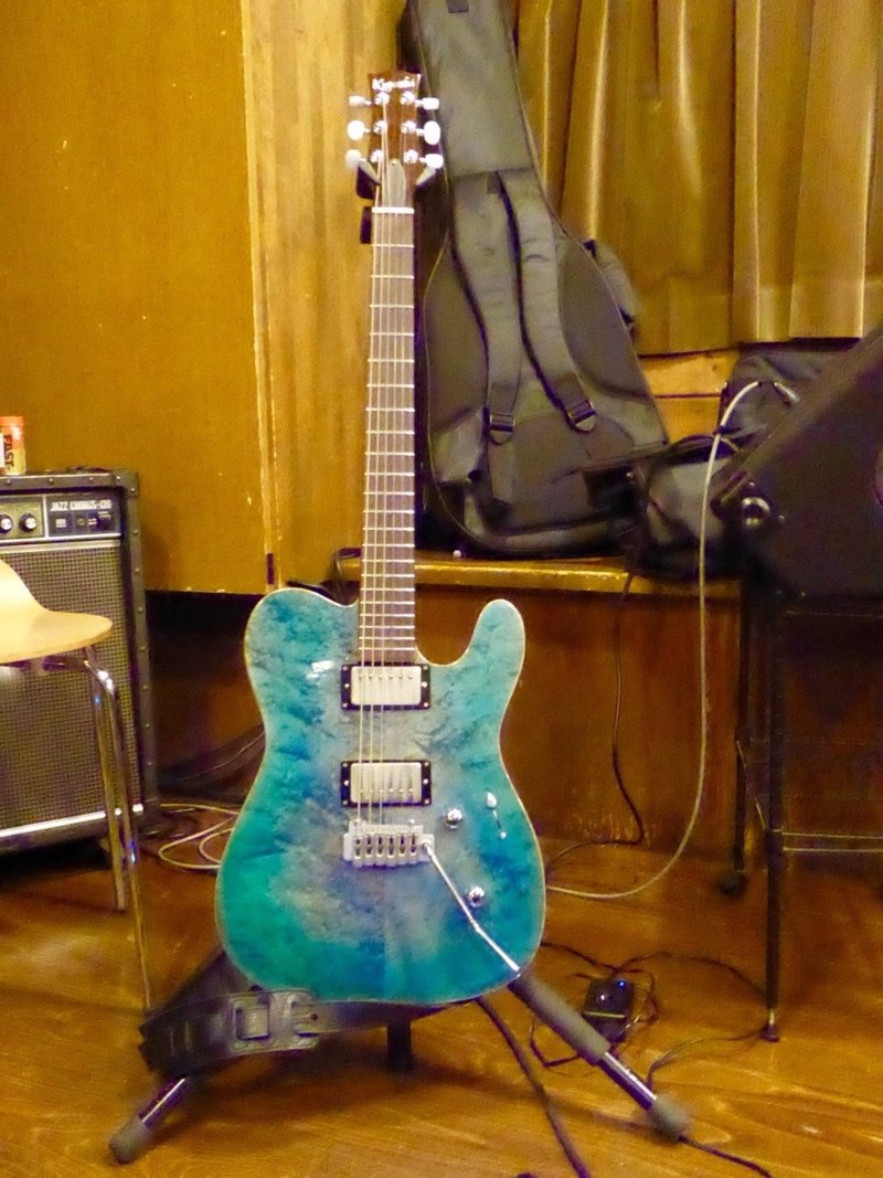 青いギターとオオカミ Erikosato Note 青いギターとオオカミ Erikosato Note