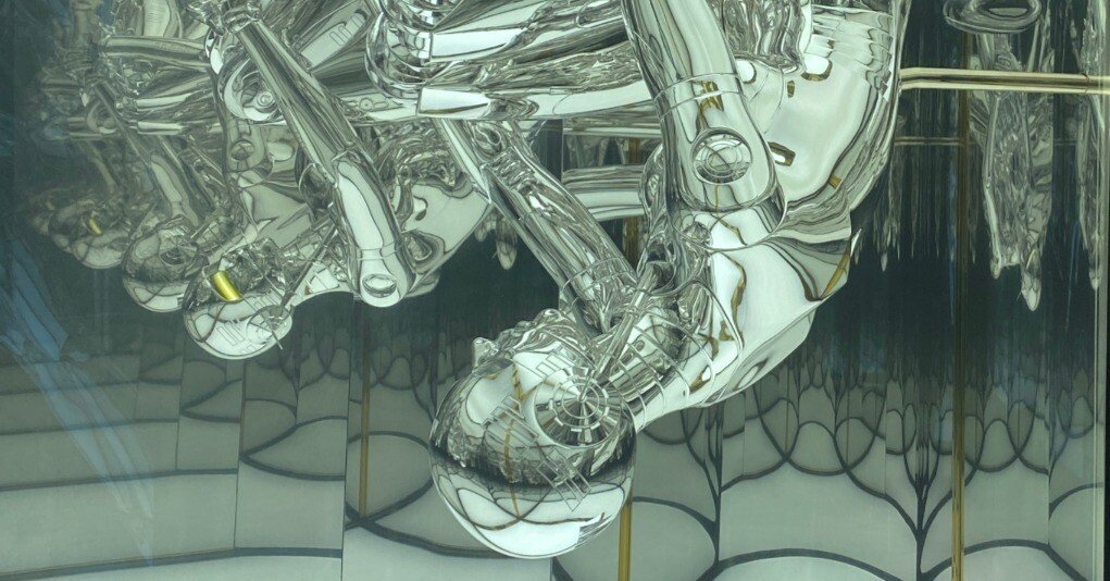 アート鑑賞部】東京・原宿-空山基個展「Space Traveler」- 無機質な