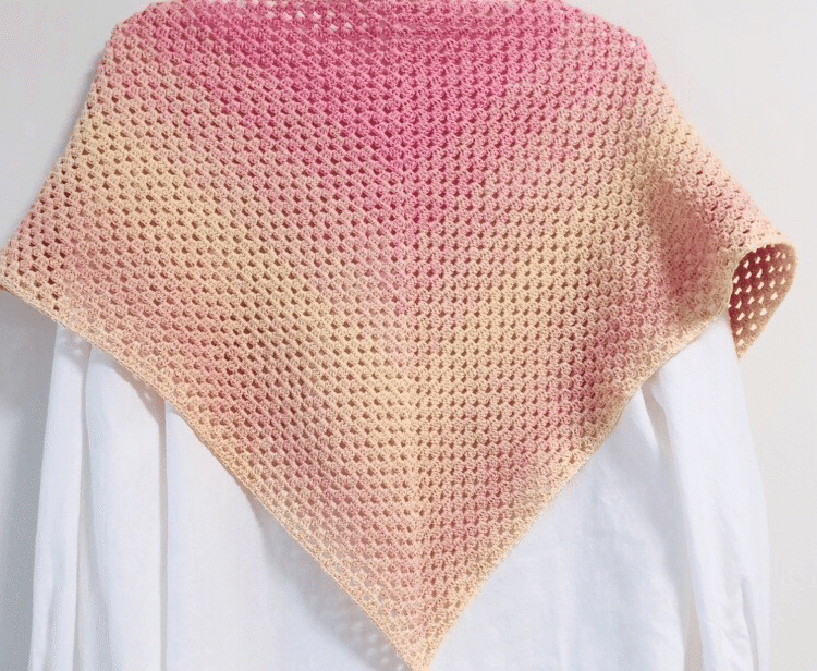 Pink House 大判三角形綿ローンストール ピンク（未使用に近い） Pink House 大判三角形綿ローンストール ピンク（未使用に近い）