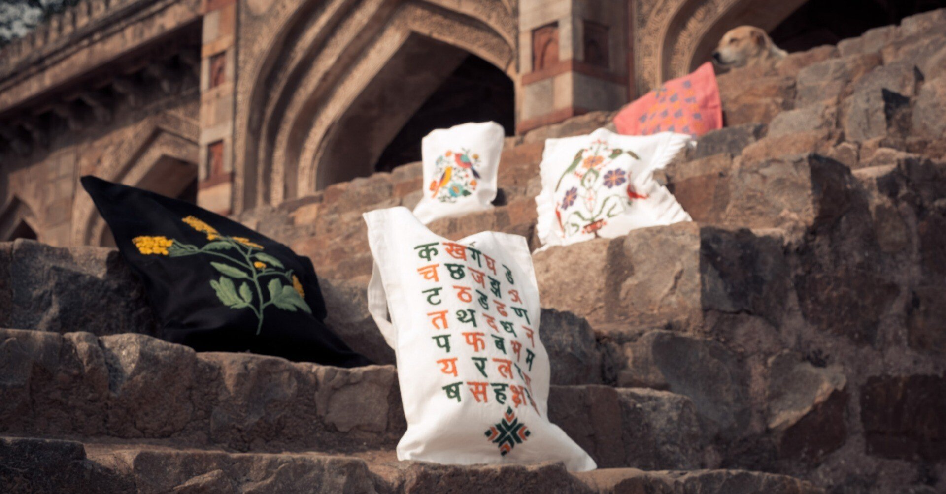 手刺繍トートバッグのご紹介｜kawaii mela | インドのかわいいを集めた