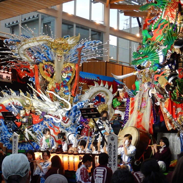http://j-matsuri.com/hachinohesanjya/

龗神社、新羅神社、神明宮の三社の合同例祭。豪華な山車が行列を組んで市内を巡行する。
#八戸三社大祭
#青森県
#八戸市
#7月 
#8月
#まつりとりっぷ #日本の祭 #japanese_festival #祭 #祭り #まつり #祭礼 #festival #旅 #travel #Journey #trip #japan #ニッポン #日本 #祭り好き #お祭り男 #祭り好きな人と繋がりたい #日本文化 #伝統文化 #伝統芸能 