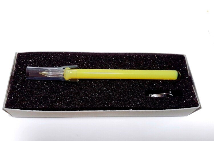 この前のイベント（宇宙遊泳）で購入したkemmy’s Laboショート丈ガラスペン。使いやすくてお気に入りです。