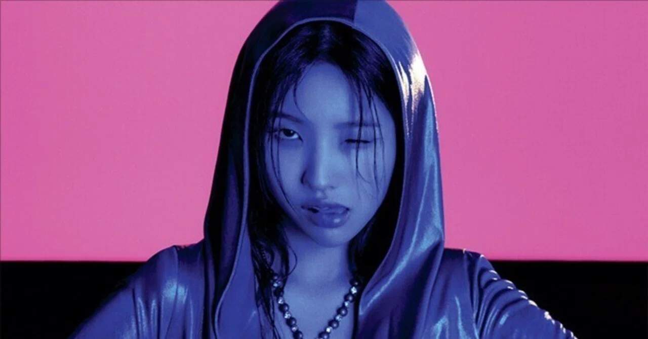 G)I-DLEチョン・ソヨン、自分自身との熱烈な恋愛話（COSMOPOLITAN