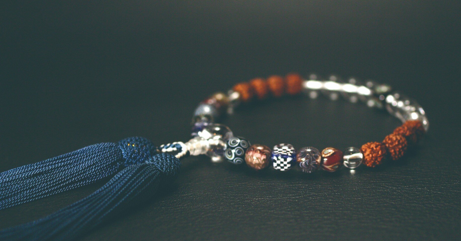 聖徳太子の愛用品？ お数珠とトンボ玉のおはなし｜fuchi/ガラス職人