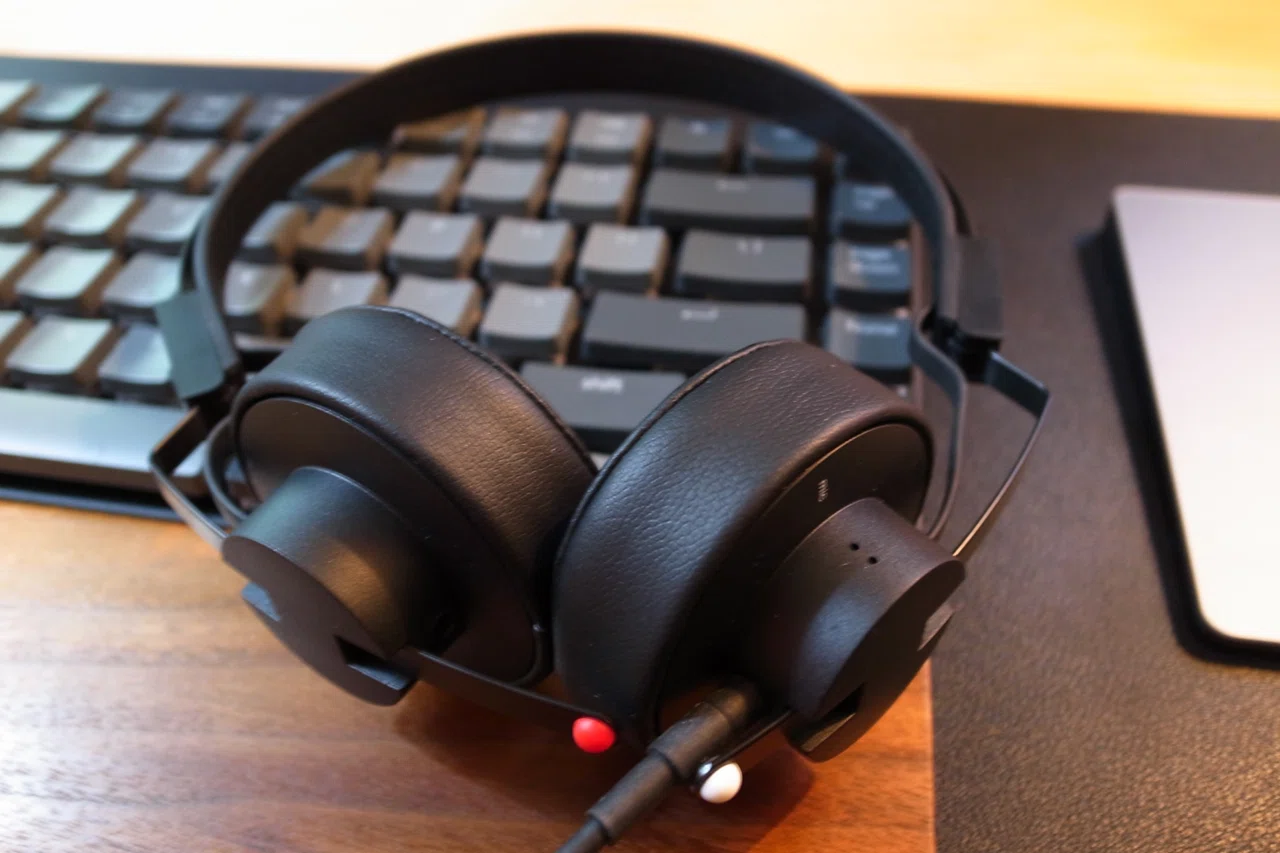 Teenage Engineering M-1 headphones|Takashi Nishimura Teenage Engineering M-1 headphones|Takashi Nishimura