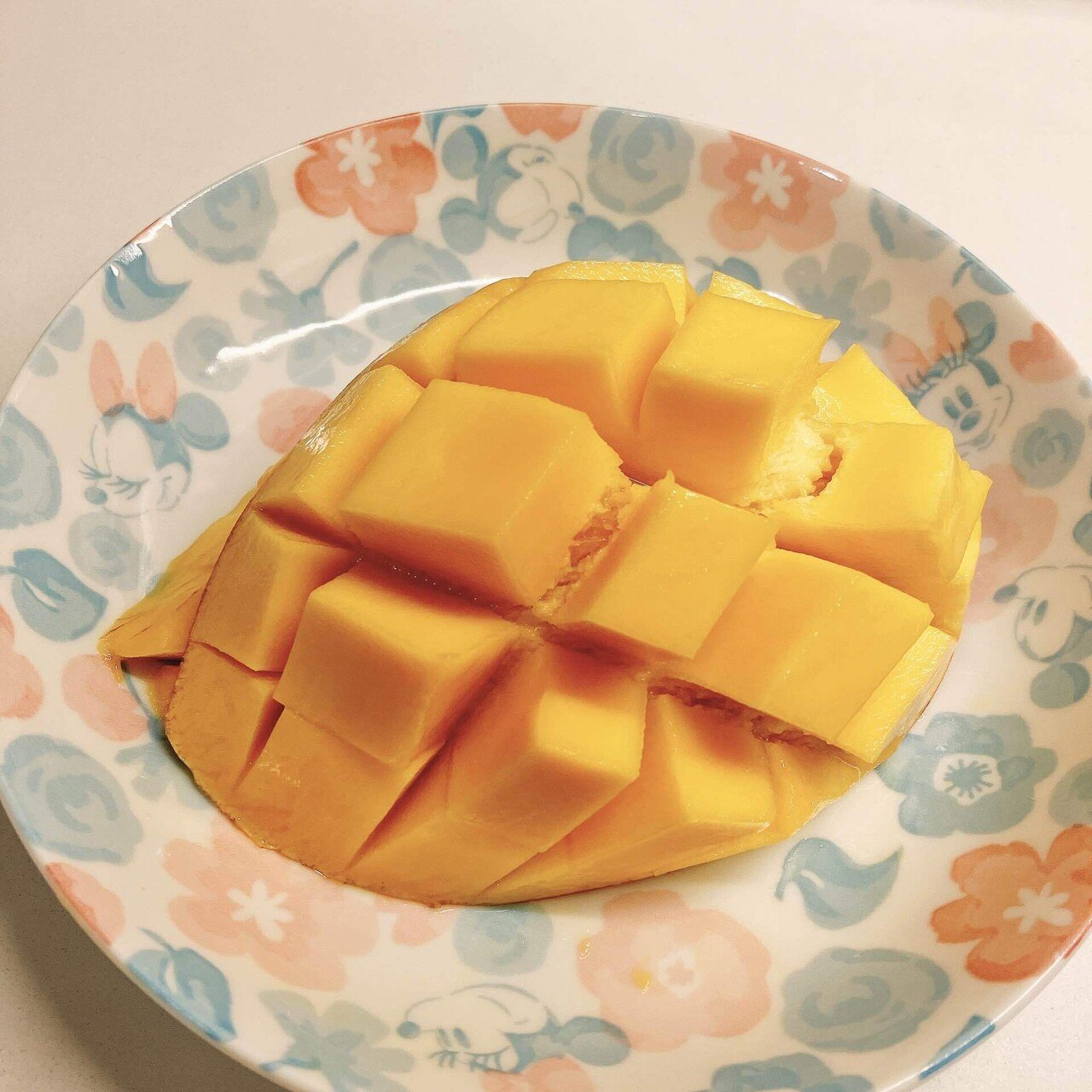 タイのマンゴー5種食べ比べてみた(マハチャノック,ナムドクマイ タイのマンゴー5種食べ比べてみた(マハチャノック,ナムドクマイ