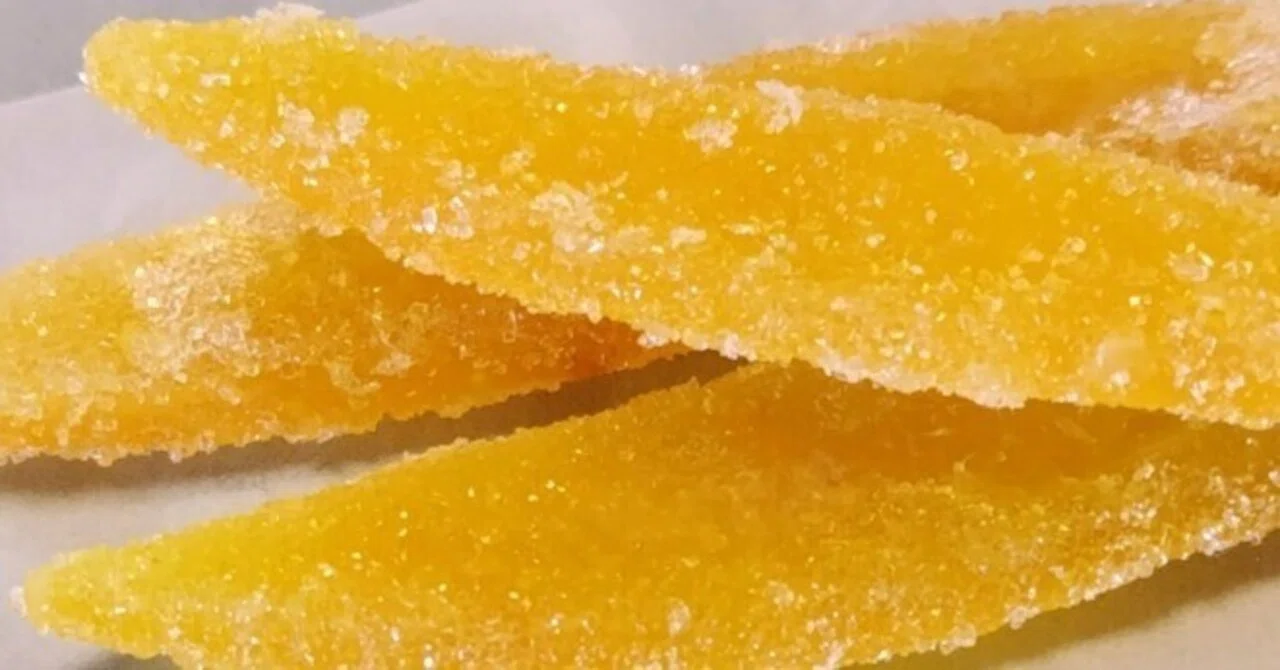 砂糖漬け 柑橘類の皮の砂糖漬けを乾燥させた菓子を甘夏の皮で作りたいので作った