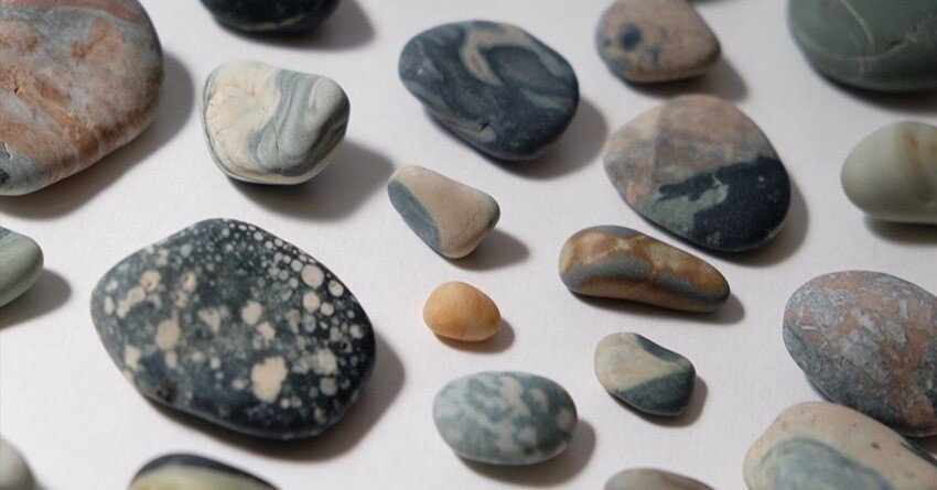 石は宇宙、神奈川の海で石拾い ｜思い出その百十三｜｜石の人