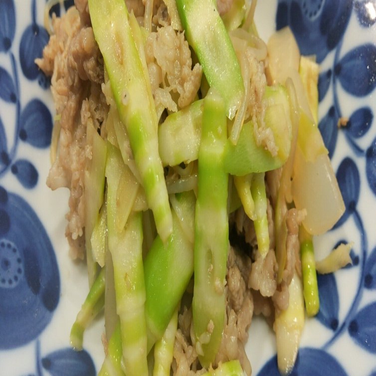 姫たけのこ(根曲がり竹)と豚肉の炒め物｜山田スイッチ