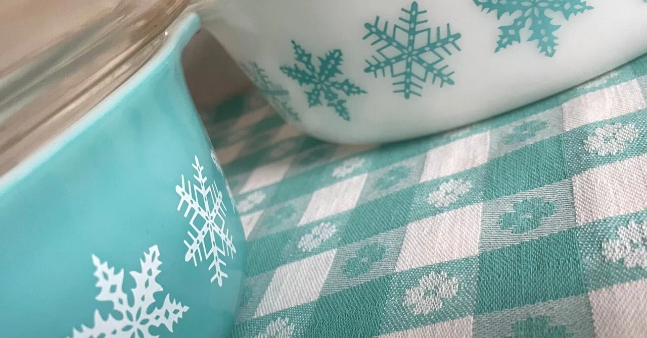 Vintage Pyrex Snowflake|MonoCoco