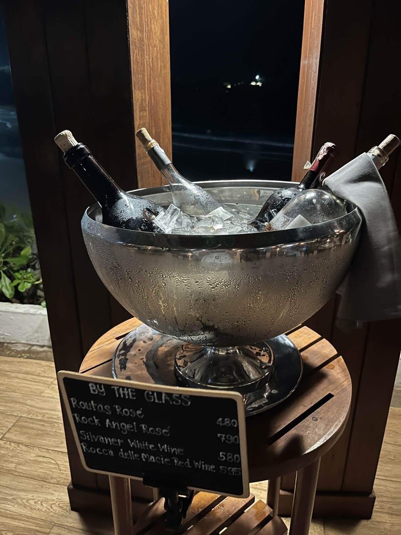 ナイハーンビーチのシーサイドレストラン【Rock Salt Restaurant】｜Bua in Thailand