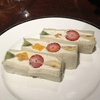 きんじょう　めぐ