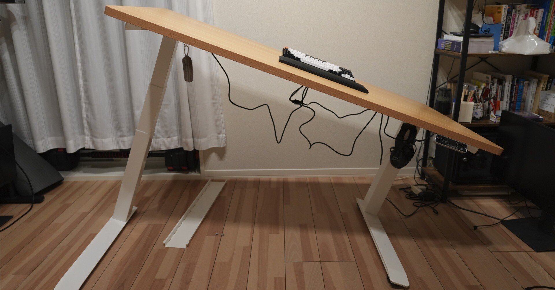 FlexiSpotの片脚だけが下がらなくなったら、面倒だけどちゃんと