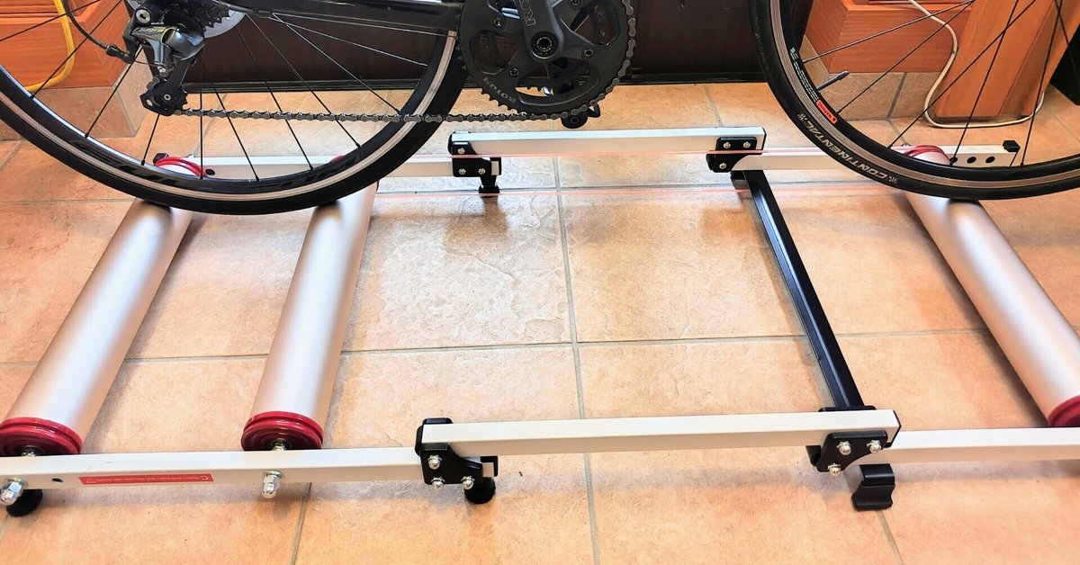 梅雨になったので屋内トレーニング用に三本ローラーを購入して