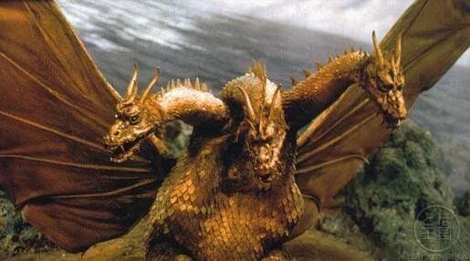 宇宙超怪獣キングギドラ。地球の3大怪獣ゴジラ・モスラ・ラドン揃って
