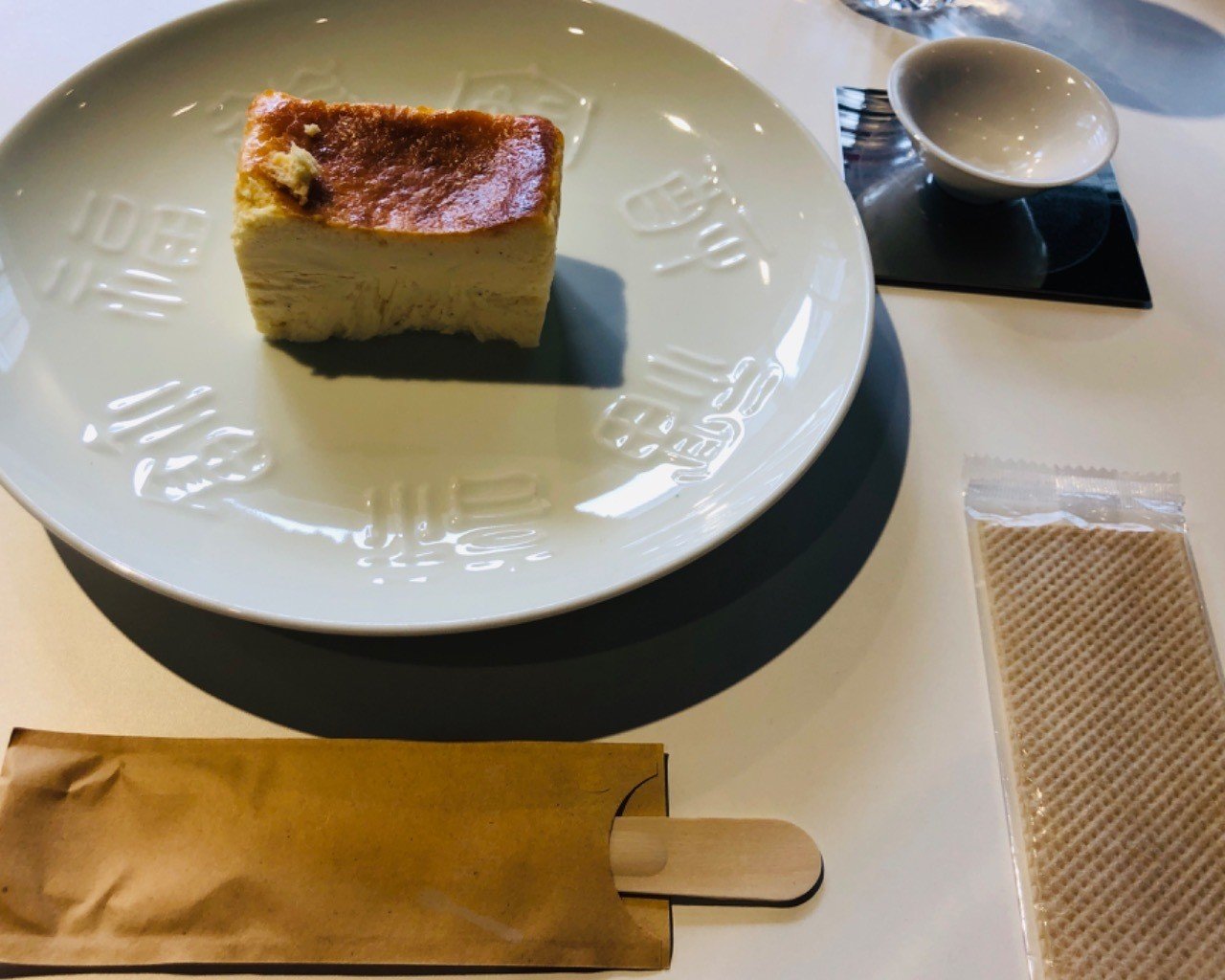 一つのチーズケーキと2種類の日本酒だけで生まれたいくつもの感動の話 食レポ Aoyama Sake Flea ゆーたろー 和の料理人 Note 一つのチーズケーキと2種類の日本酒だけで生まれたいくつもの感動の話 食レポ Aoyama Sake Flea ゆーたろー 和の料理人 Note