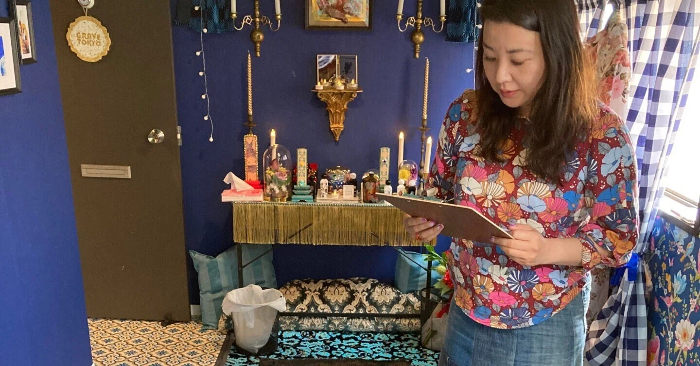 カワイイ骨壺に盛れる棺桶！葬儀具の可能性を拡げるデザイナーの想い 