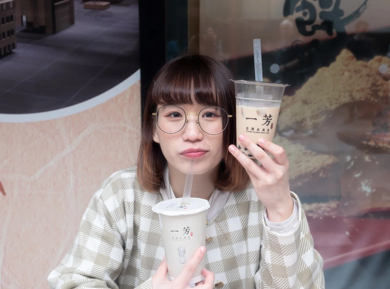 浅草で、かわいい女の子がタピオカを飲むところを愛でるだけの記事【一