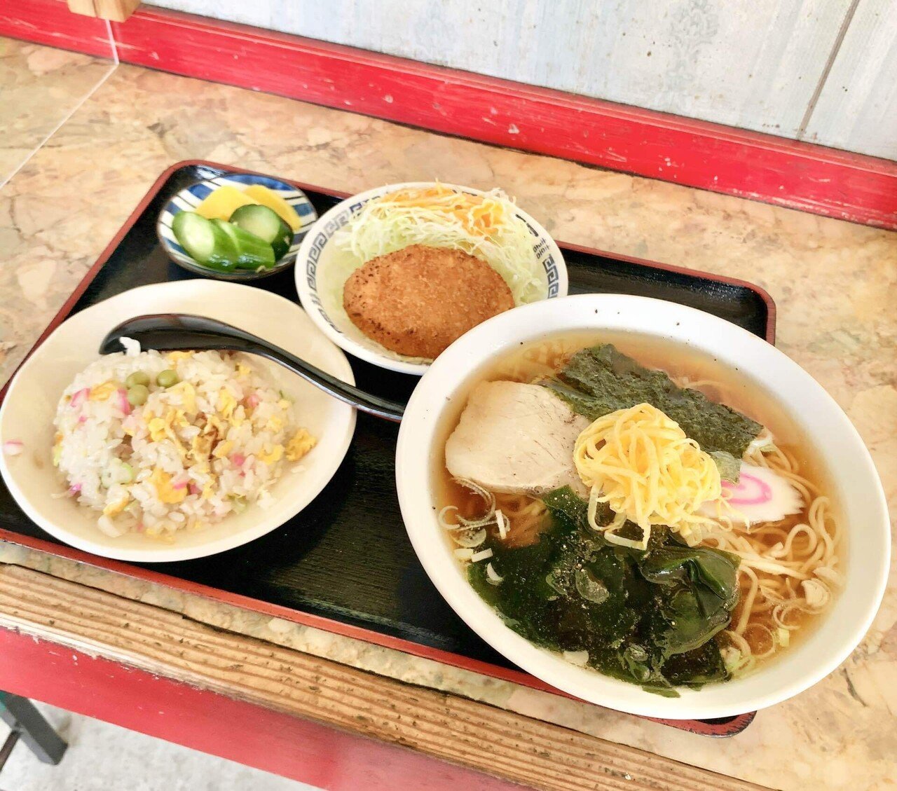 中華飯店|登龍門|町中華|醤油ラーメン|半チャーハンセット|コロッケ