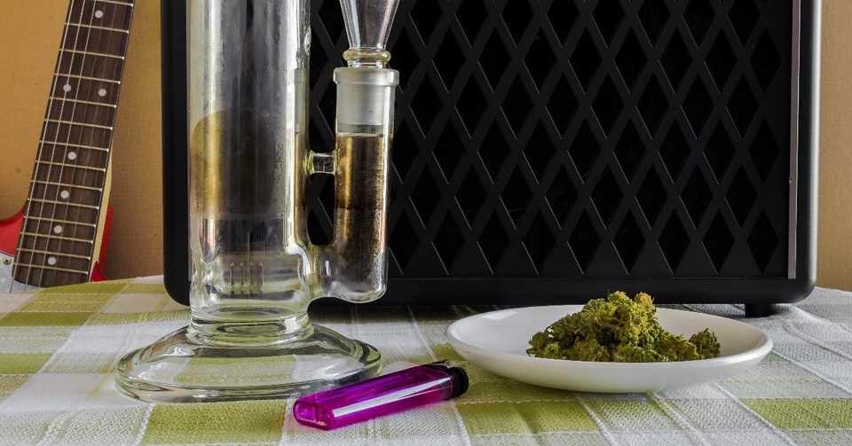 大麻 マリファナ ってどうやって摂取するの 大麻の摂取方法5選 大麻 マリファナ ってどうやって摂取するの 大麻の摂取方法5選