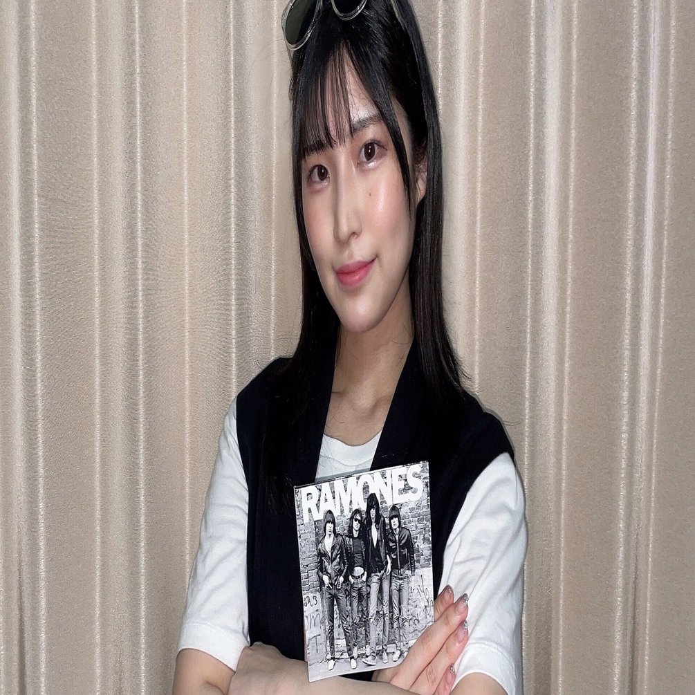 Ramones の『Ramones（ラモーンズの激情）』を聴いてみた編｜内山 結愛