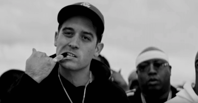 西海岸のシーンを代表するラッパーたちによる豪華なマイクリレーを読む。(West Coast feat. Blueface, ALLBLACK & YG)