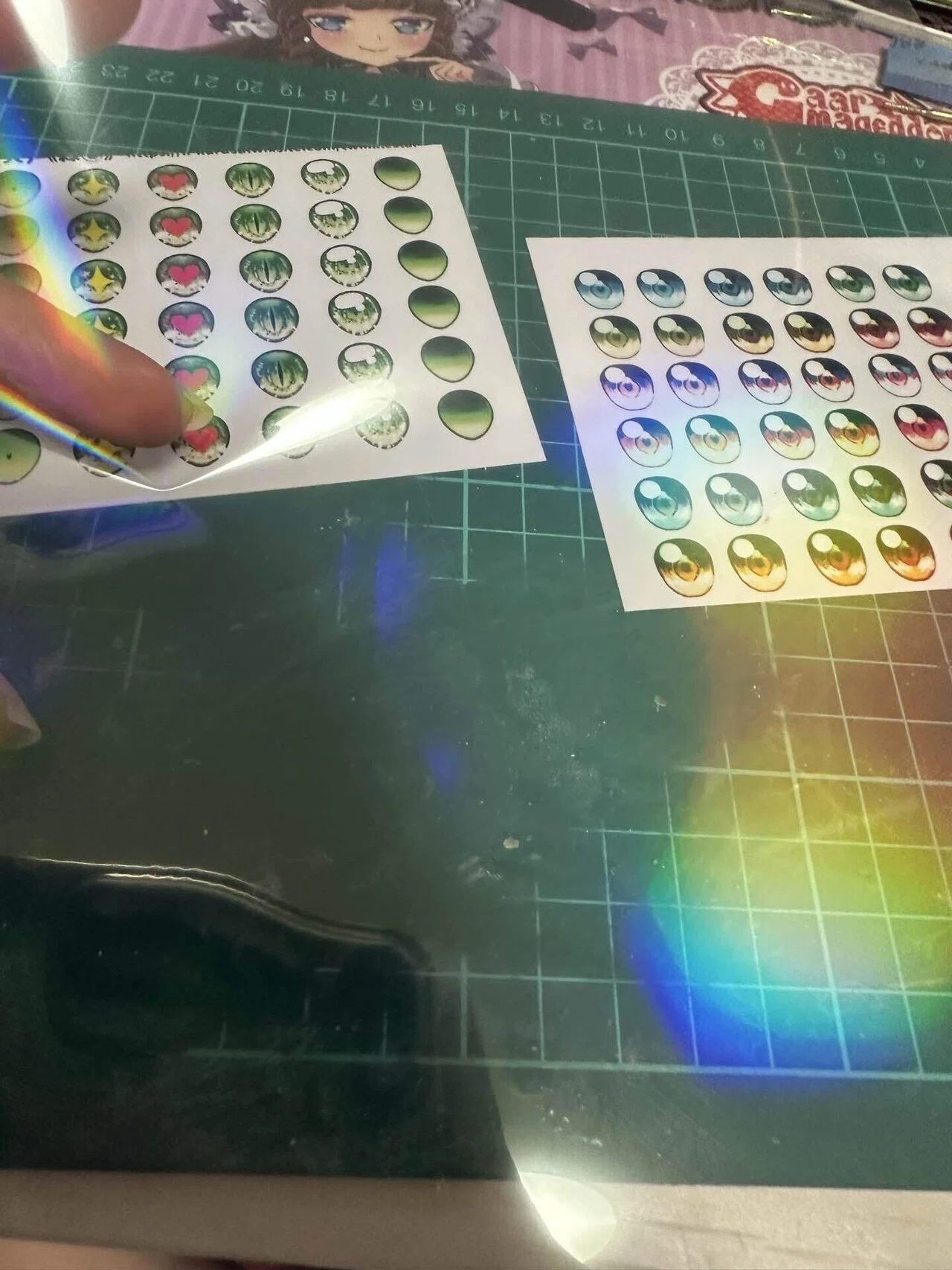 セリアのクリアオーロラシートでキラキラなおめめが作れるか｜candy_ypk39