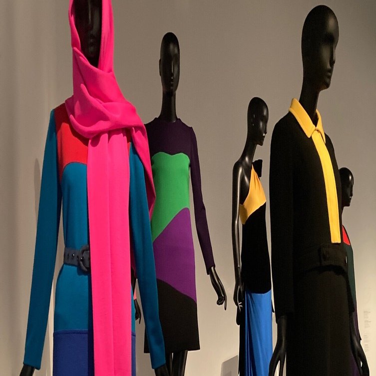 YVES SAINT LAURENT – SHAPES & FORMS: サンローラン美術館パリより