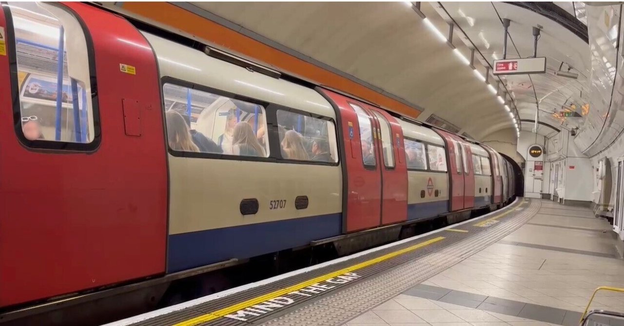 ロンドン地下鉄路線図 UNDERGROUND Diagram of Lines and