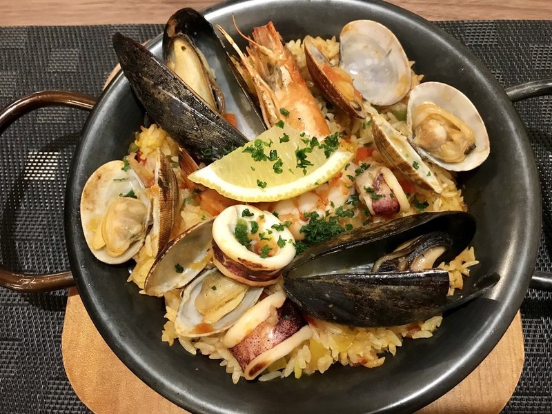 魚町銀天街にスペイン料理のニューカマー Kyoko Azuma Note 魚町銀天街にスペイン料理のニューカマー Kyoko Azuma Note