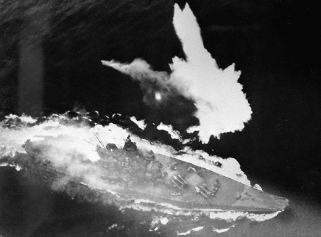 沖縄戦:1945年4月7日】「我連続空襲ヲ受ケツツアリ」─戦艦 沖縄戦:1945年4月7日】「我連続空襲ヲ受ケツツアリ」─戦艦