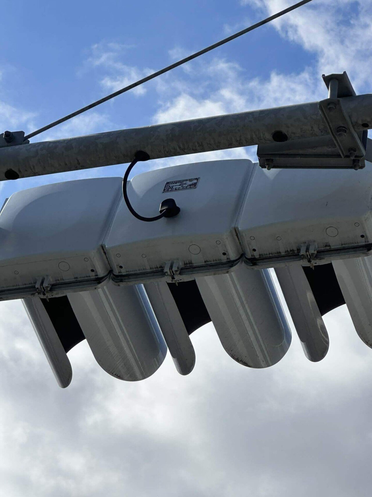 八王子市の元本郷町のうつむき設置信号機｜藤倉