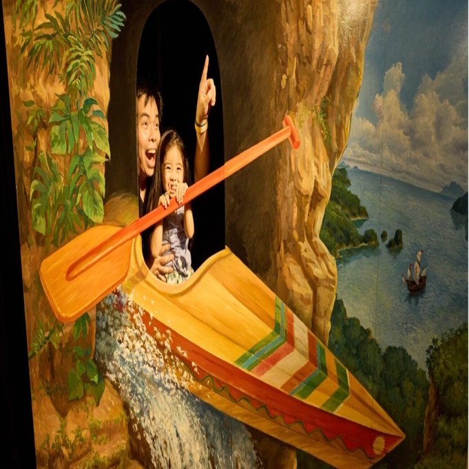 壁掛け　オブジェ　販促品　日本勧業証券横浜支店 PR【横浜トリックアートクルーズ】雨の日も家族でお出かけ！遊びながら