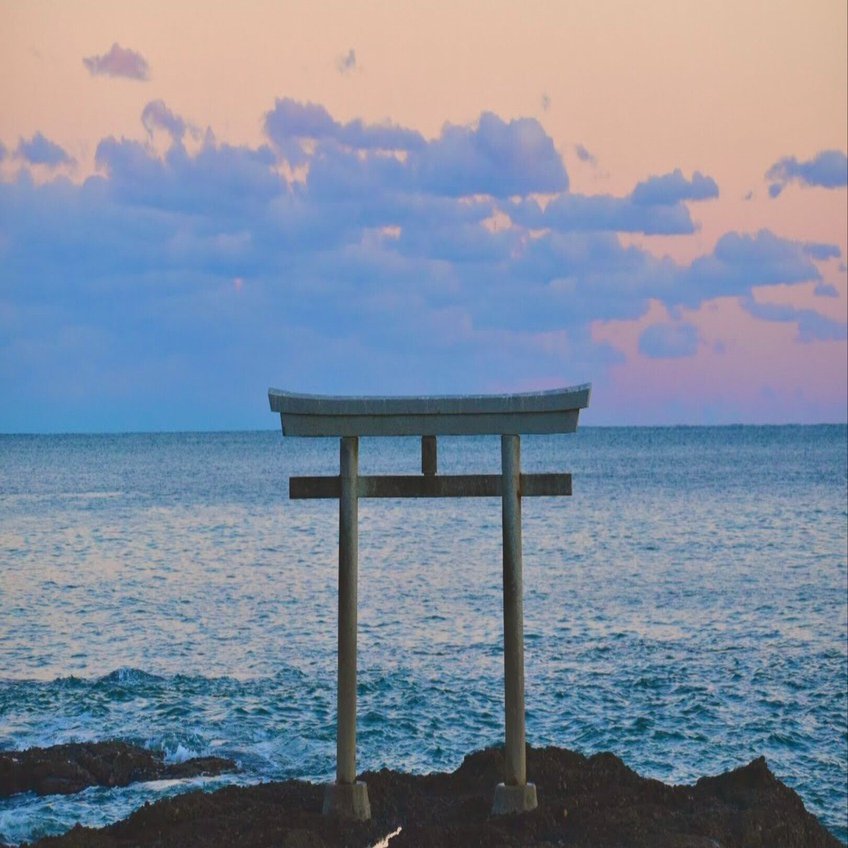 Photo.15 ~海を見守る鳥居~｜Ken | 星野リゾート