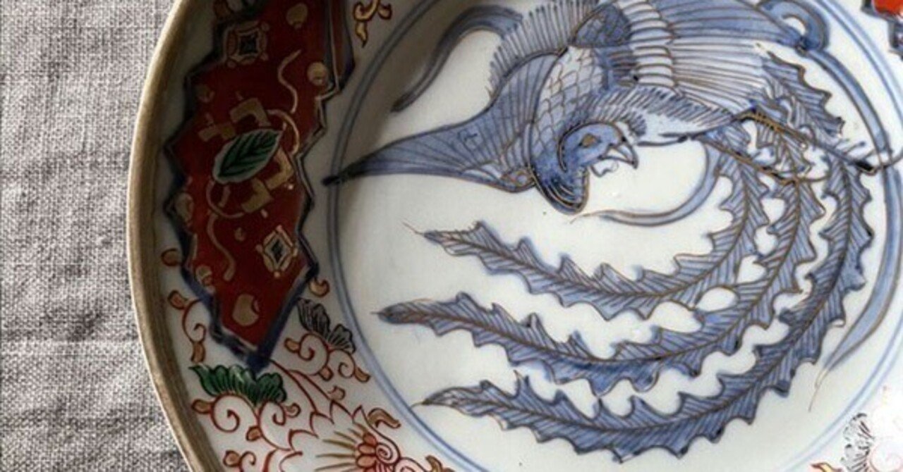 鳳凰文様の秘密: 歴史と縁起から探る不死鳥の世界｜よみもの