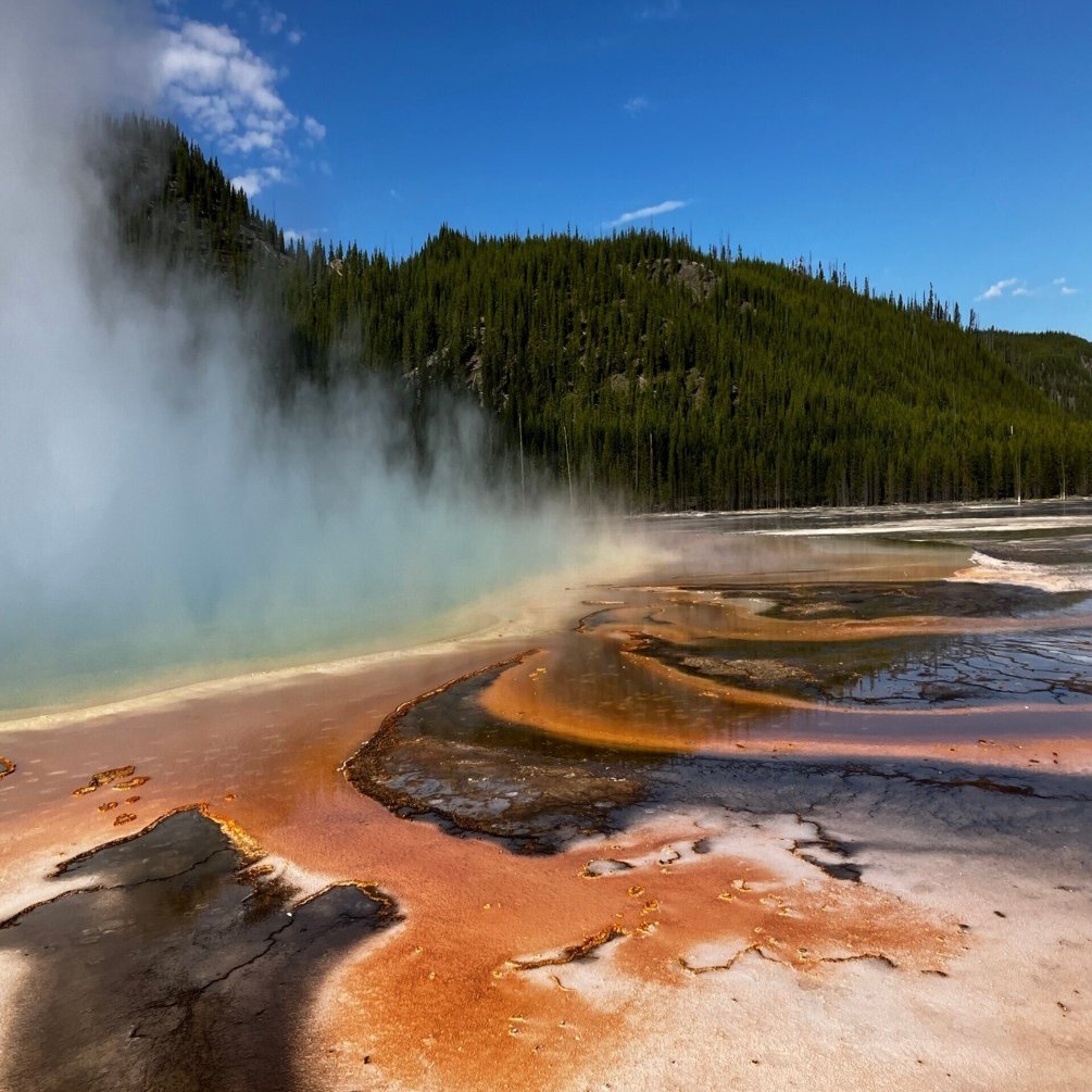 イエローストーン国立公園運転なしソロ旅｜もーん