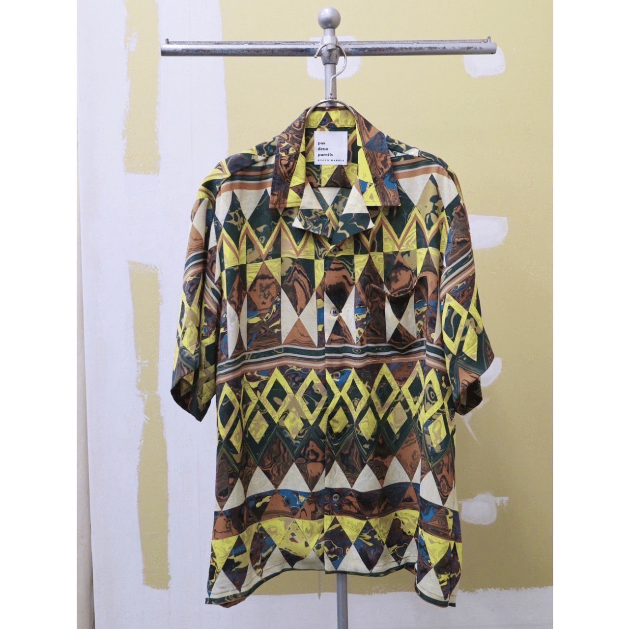 世界でただ一人の染色職人によるマーブルプリント「pas deux pareils