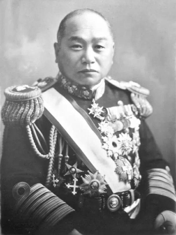 日本軍　海軍大将　山本英輔　寄せ書き&飛行機プロペラ　セット 海軍大将 古書ふみくら須賀川店 ⁄ 山本英輔(鹿児島) 掛け軸 名探偵