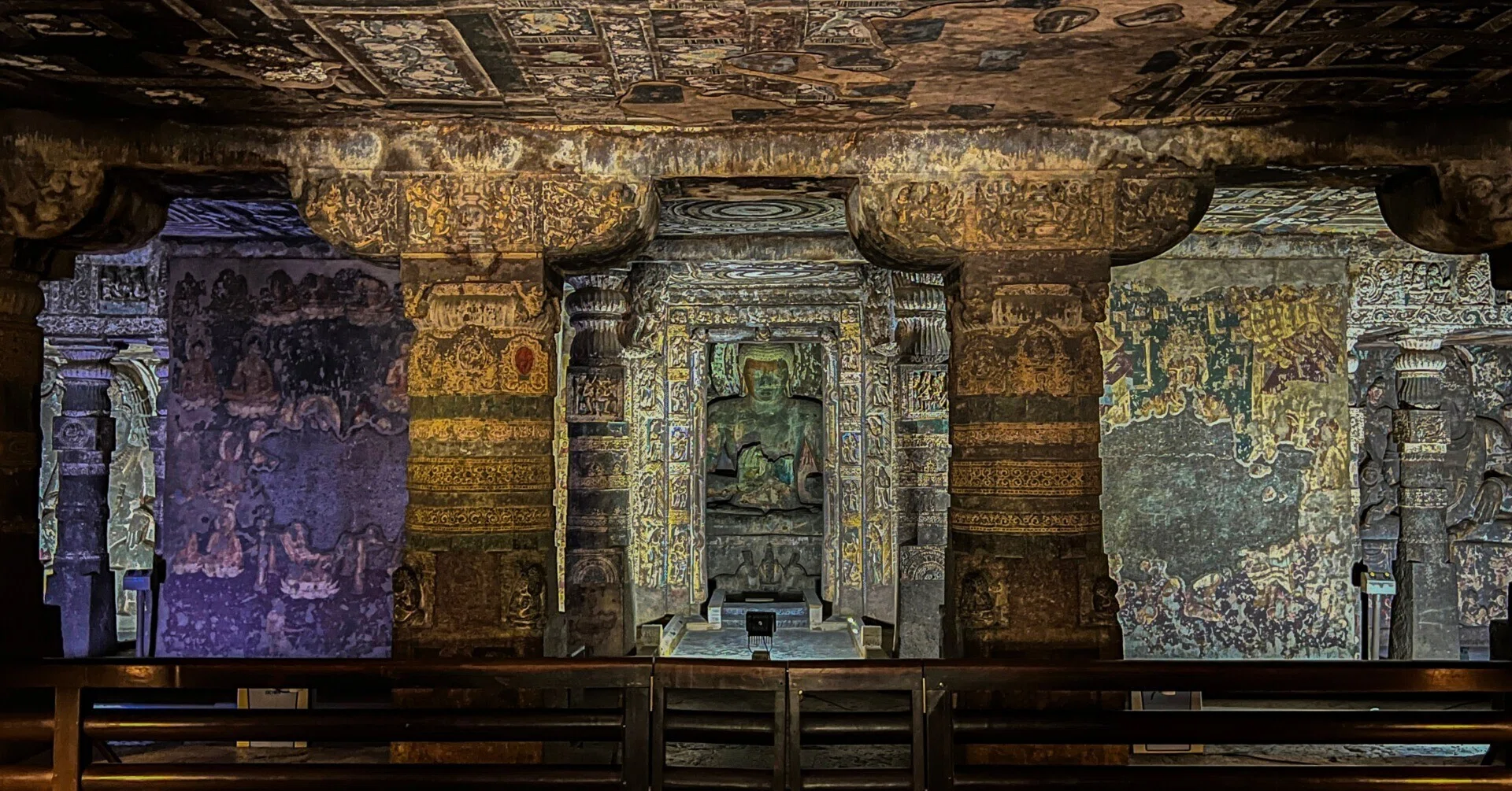 インドの洞窟壁画と作者のいない未来｜安井鷹之介_TakanosukeYasui