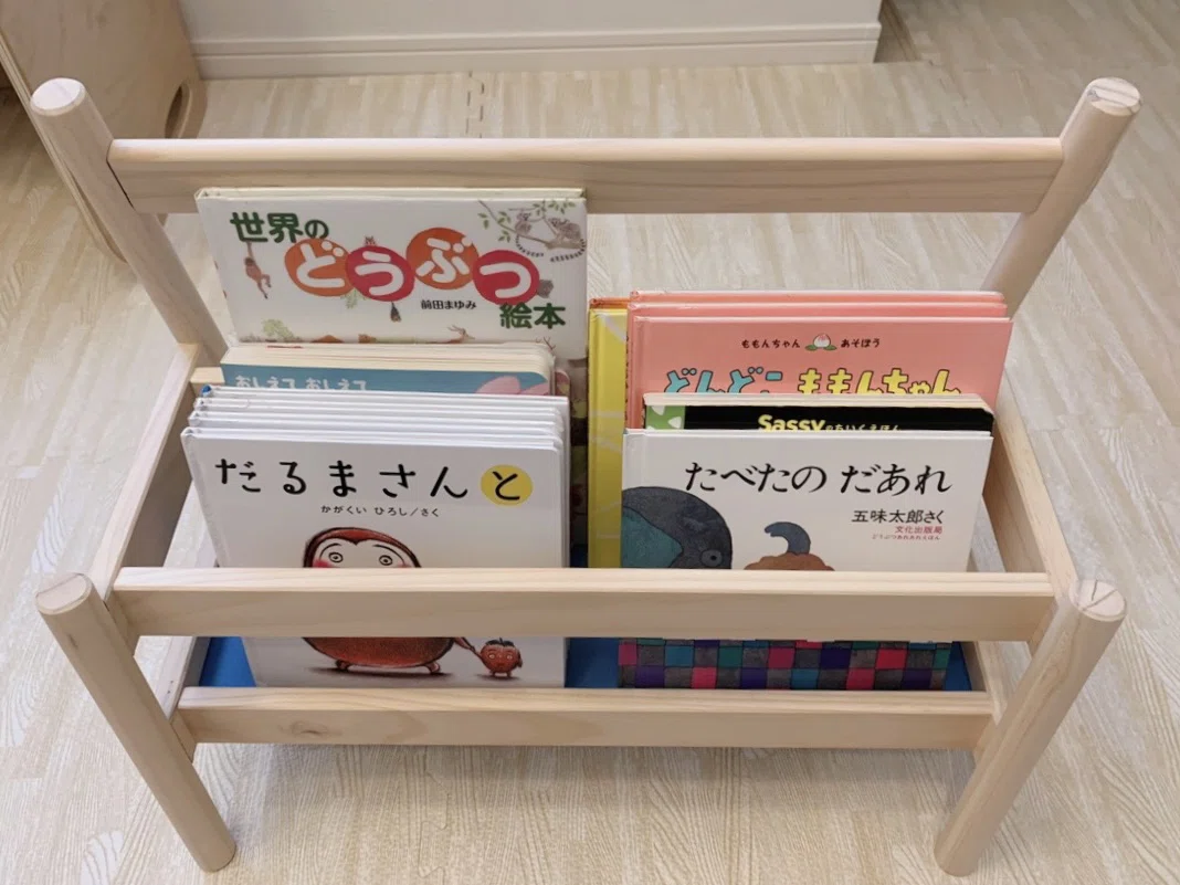 本棚と本の画像