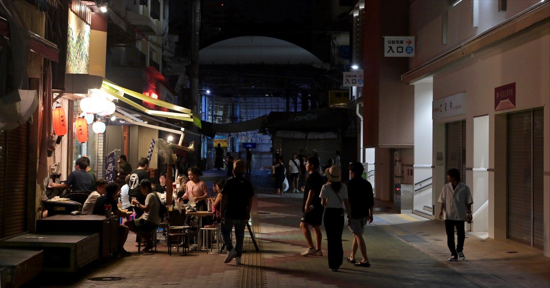 マチグヮーで乾杯｜橋本倫史
