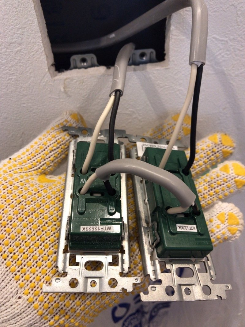 今日のdiy コンセント増設 Slope Book Note