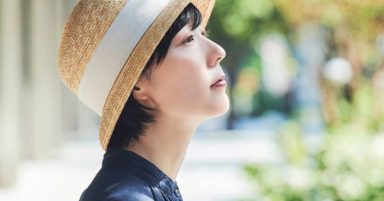 軽やかに、夏の装い。麦わら帽子とかごバッグ｜iichi